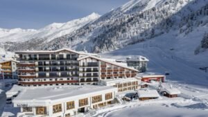 Hochfirst Obergurgl – erneut zwei MICHELIN Keys Das Hochfirst***** – The Luxury Mountain Resort in Obergurgl, direkt an der Piste.